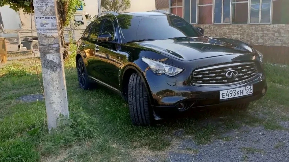 Продам Infiniti FX37, 2011, 238 000 км, б/у, 1 500 000 руб.