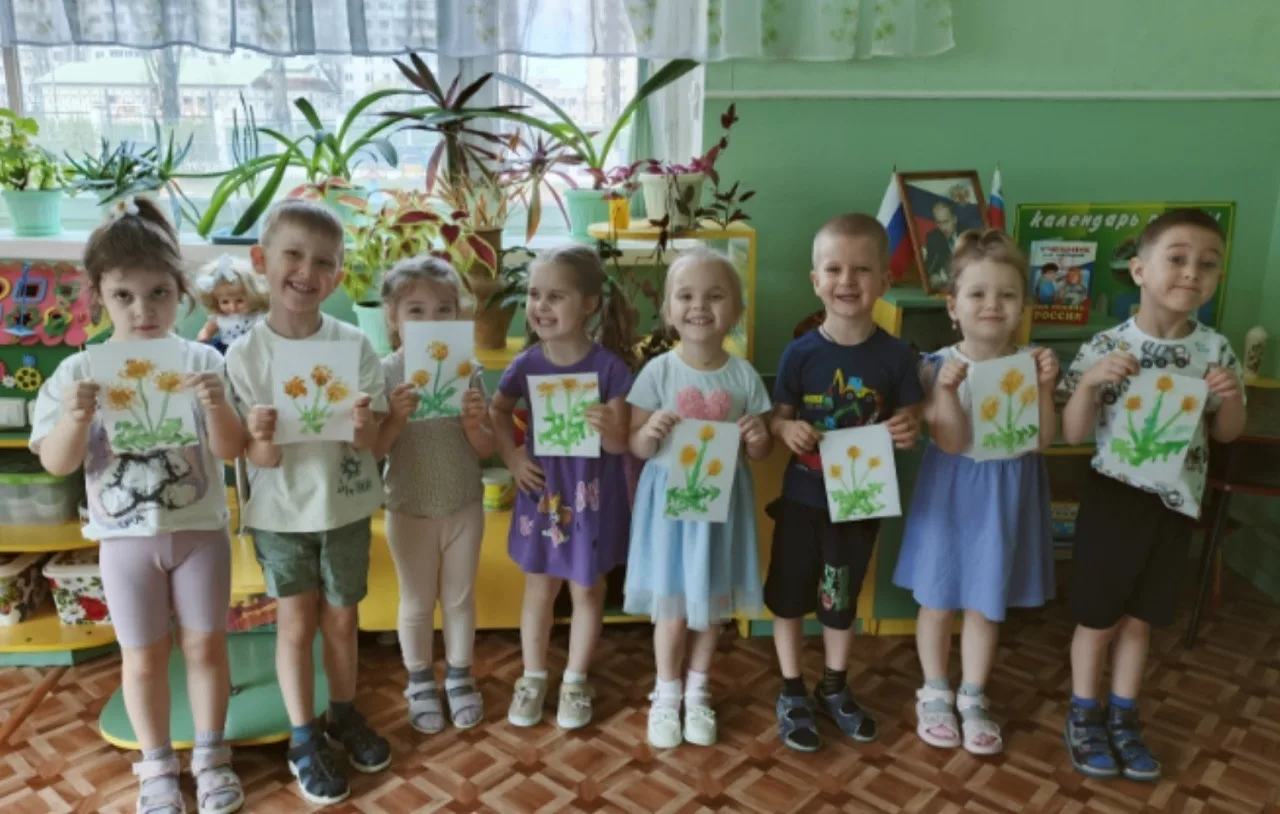 🌱В средней группе №4 прошло интересное занятие по рисованию «Веселый одуванчик».