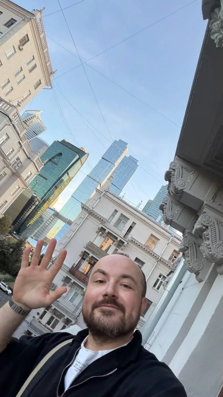 Продаём сталинку мечты напротив Сити!