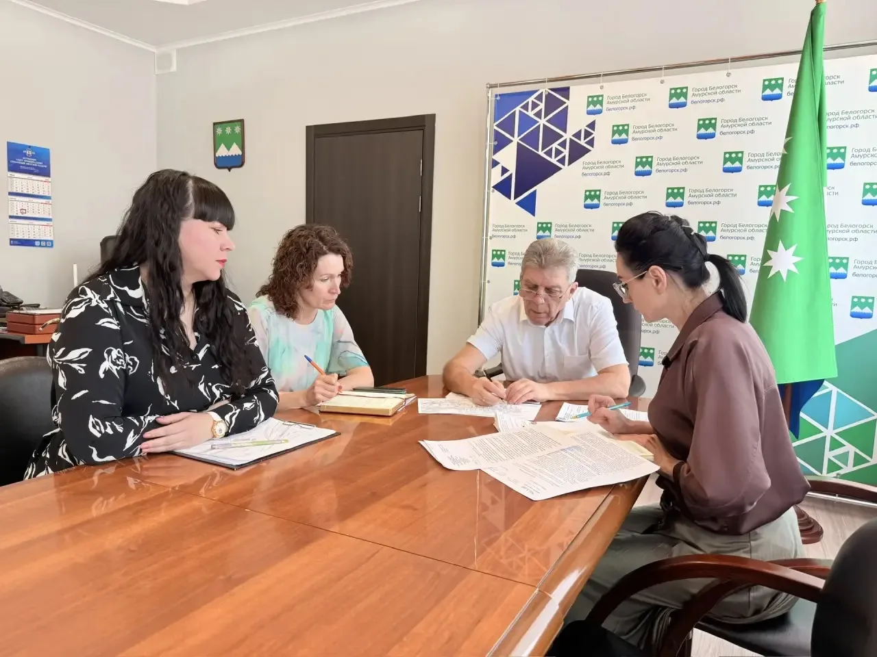 Все муниципалитеты Амурской области активно готовятся к отопительному сезону 2026/2027....