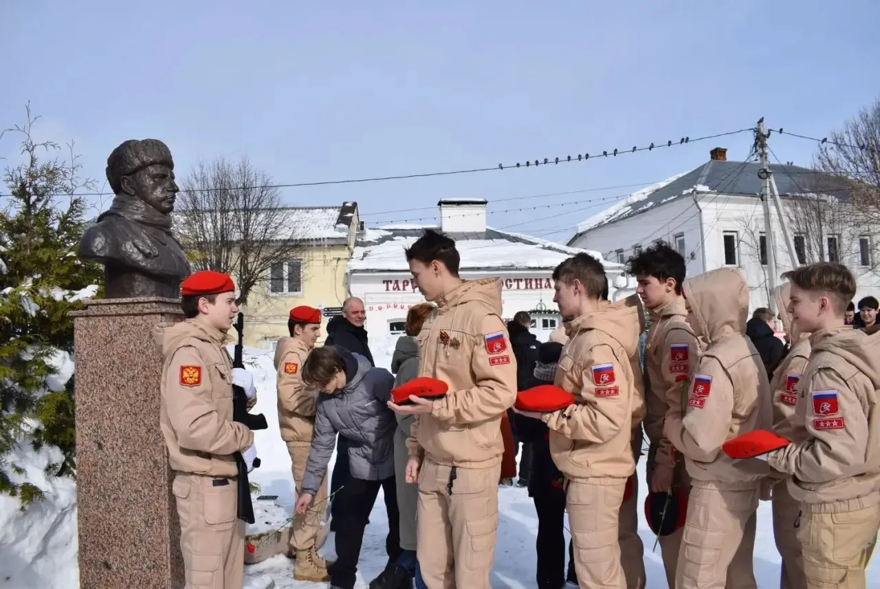 27 февраля - День рождения Героя России Михаила Григорьевича Ефремова, чье имя с гордостью носит Юна