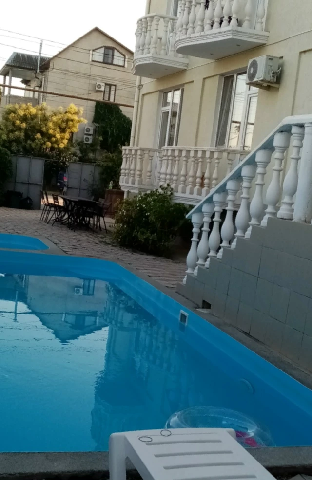#КРЫМ #БЕРЕГОВОЕ  ул.Черноморская, 20    🏠Гостевой дом Alexandra - уютное место для семейного отдыха