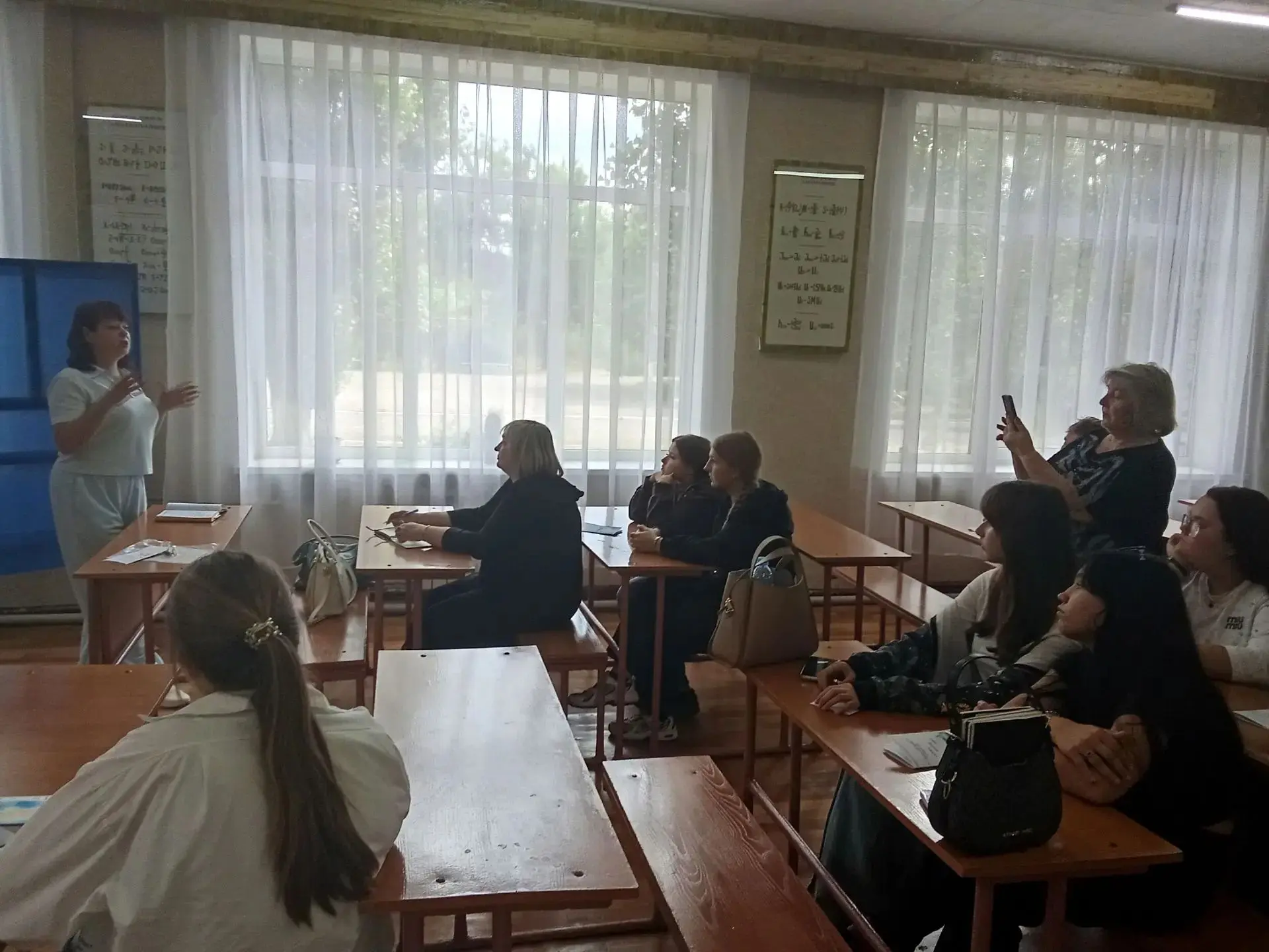 Жизнь — это главный маршрут. В Кировском транспортном техникуме прошла встреча по профи...
