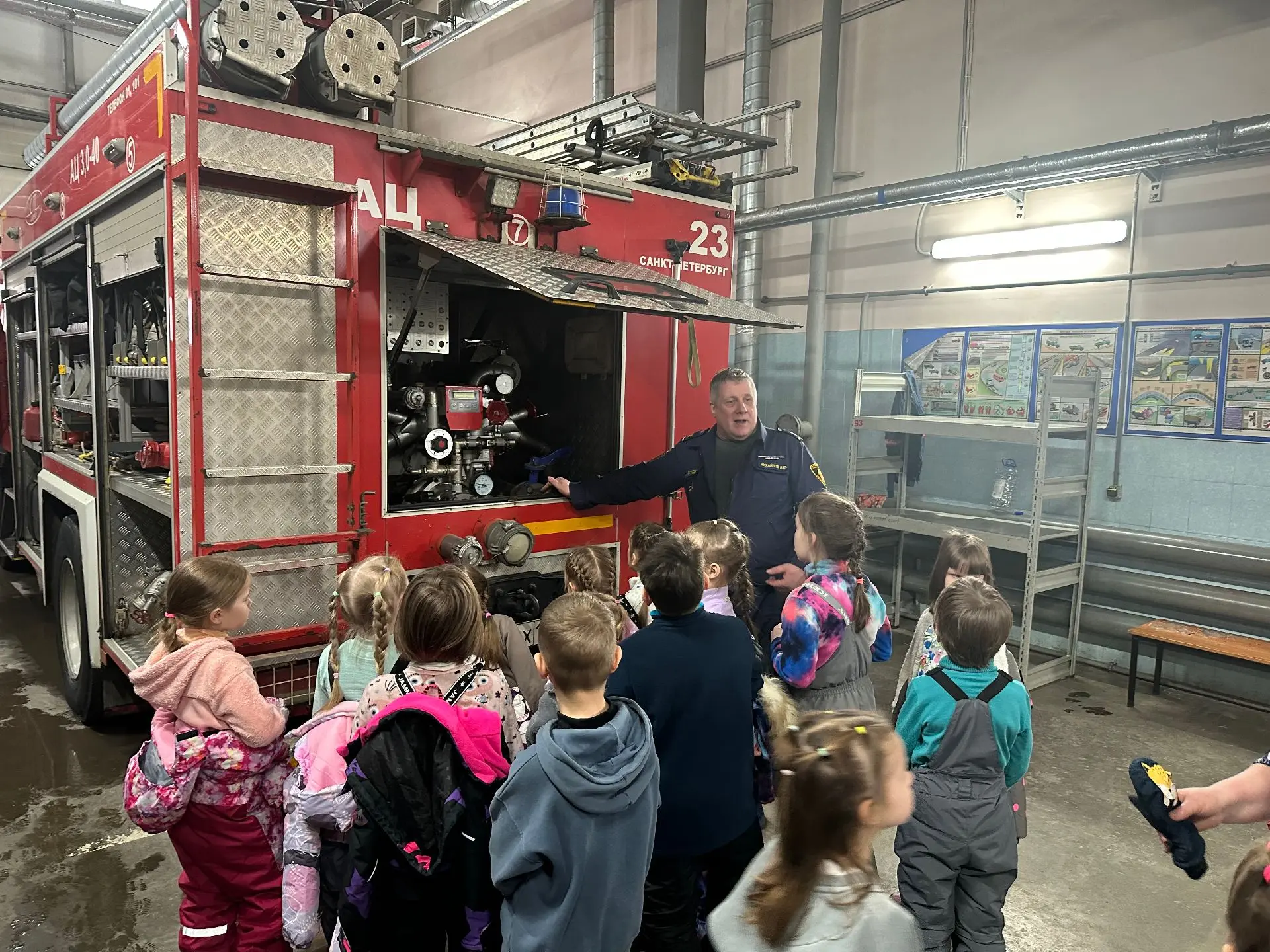 🚒 Пожарно-спасательные отряды: главное за неделю  ⭐️ ПСО Адмиралтейского района На базе спортивной ш