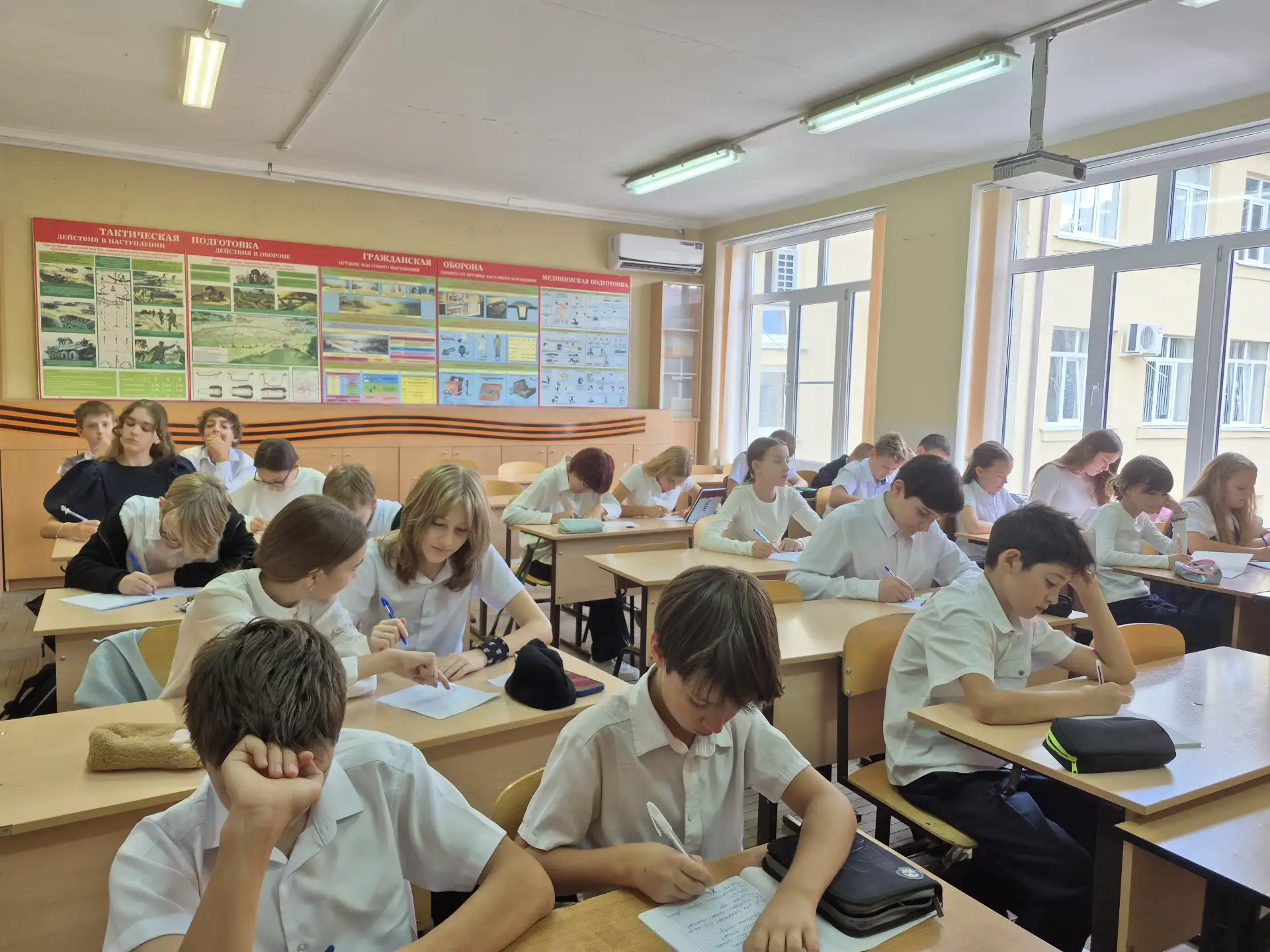Сегодня 6 «В» класс отметил День грамотности! Ребята приняли участие в познавательной и...