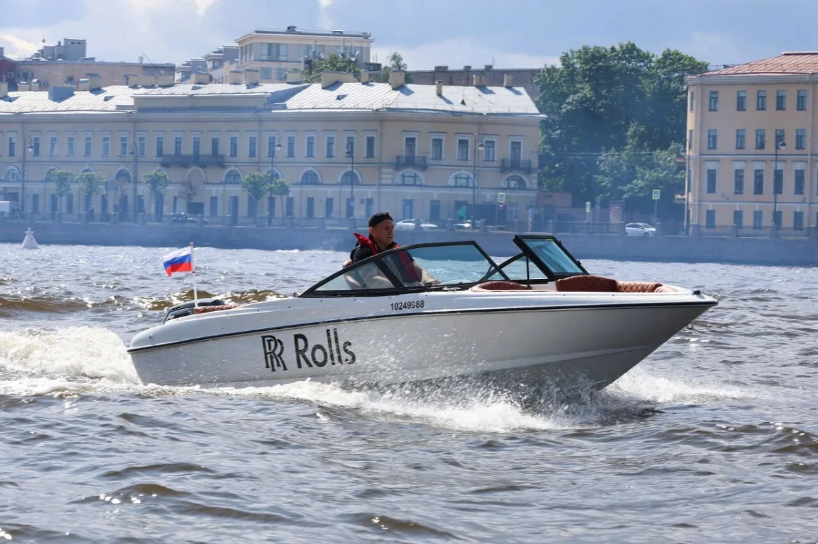 Роллс
👴 до 5 человек
⚓️ Ждановская
🚾 Туалет ➖
💳 от 6 500 час

https://78kater.ru/katera/rolls

ЗА