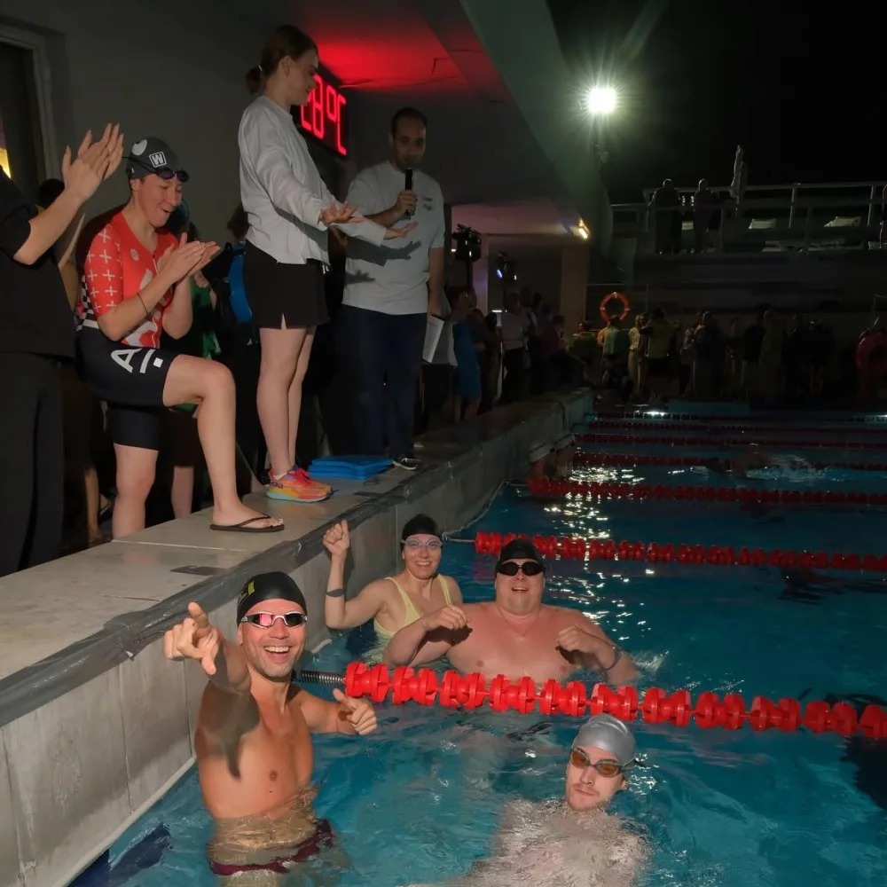 Ночной заплыв 🏊‍♂️

В Альфа-Банке мы частенько выбираемся за пределы офиса. Одни увлекаются шахмата