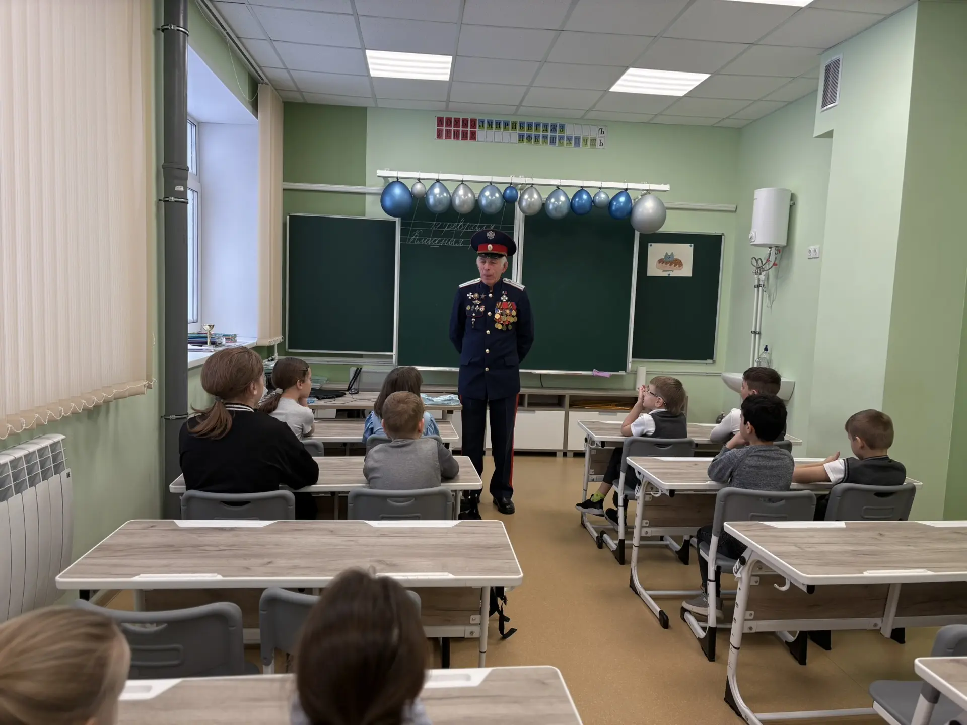 🎖️ Встреча, которая запомнится! 🎖️  Накануне Дня защитника Отечества в двух классах нашей школы сост