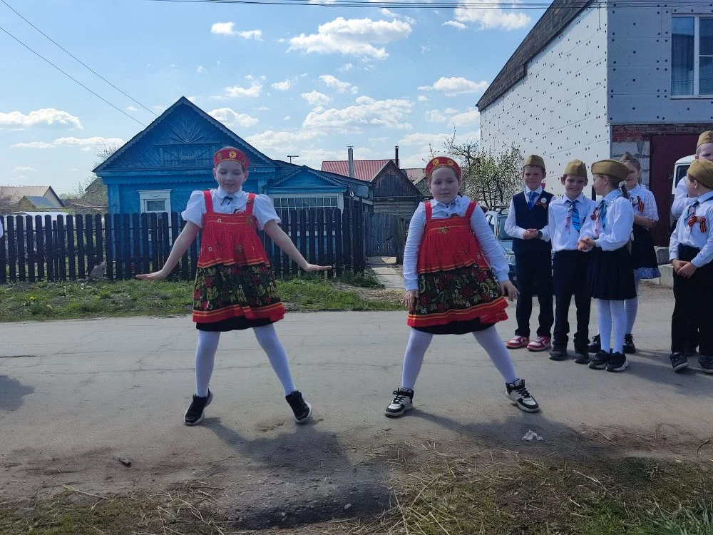 🔻Не словом, а делом🕊️  💥5 мая, в преддверии Дня Победы, наши ученики с гордостью и уважением совмест
