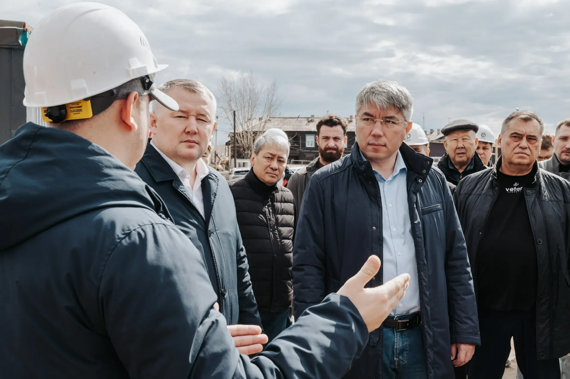 Первомай - Мир, Труд Май!) Вот и мы труд.)   Проинспектировал стройки, которые идут в Улан-Удэ. Посл