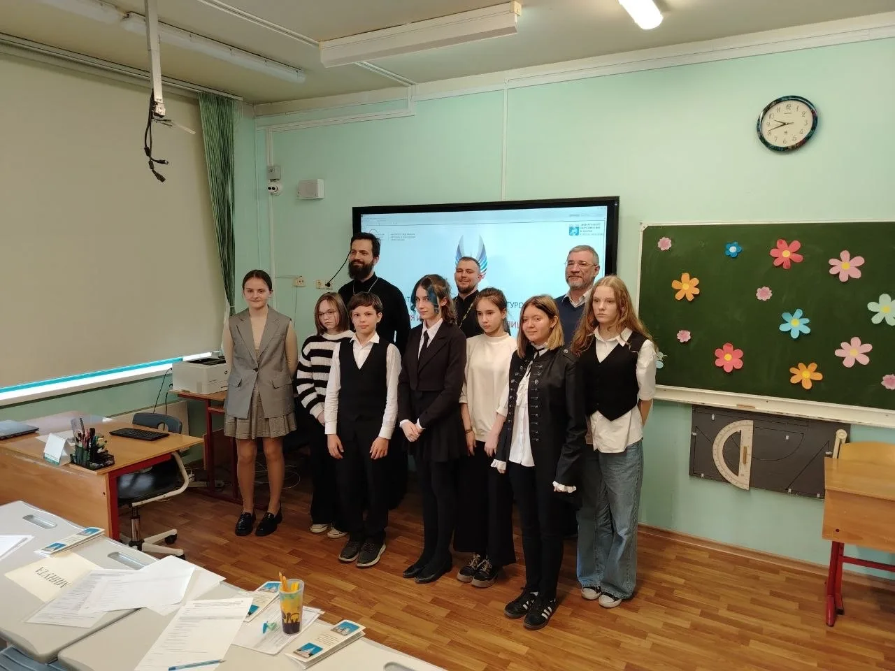 ✨ Наши ребята успешно защитили свои проекты на олимпиаде «История и культура храмов столицы и городо