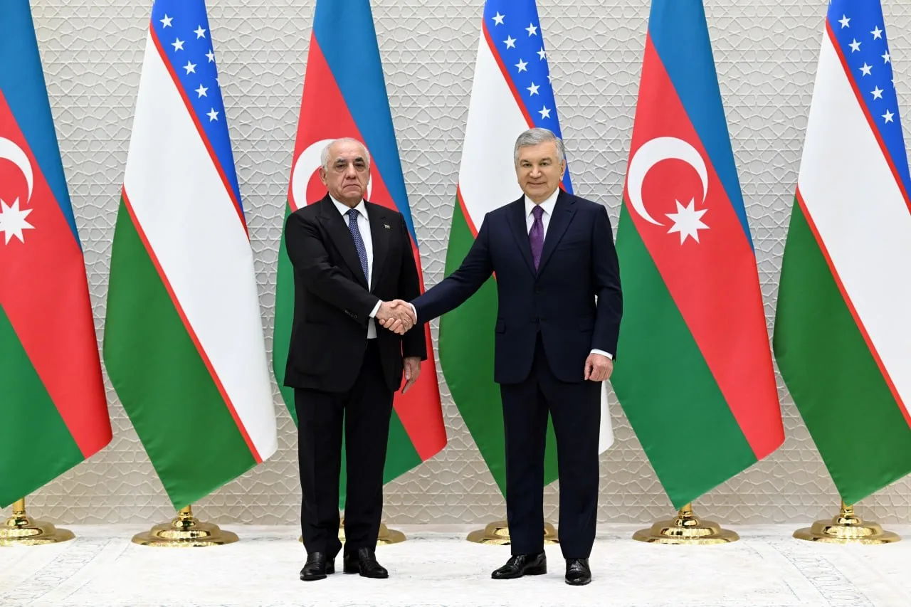 🇺🇿 🇦🇿 Шавкат Мирзиёев принял Премьер-министра Азербайджана Али Асадова, прибывшего в Узбекистан 