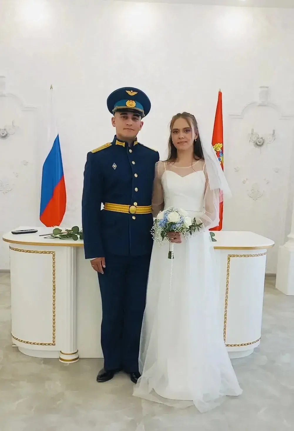 💍 Канские молодожёны Эмиль и Кристина в рубрике «Жених в форме»