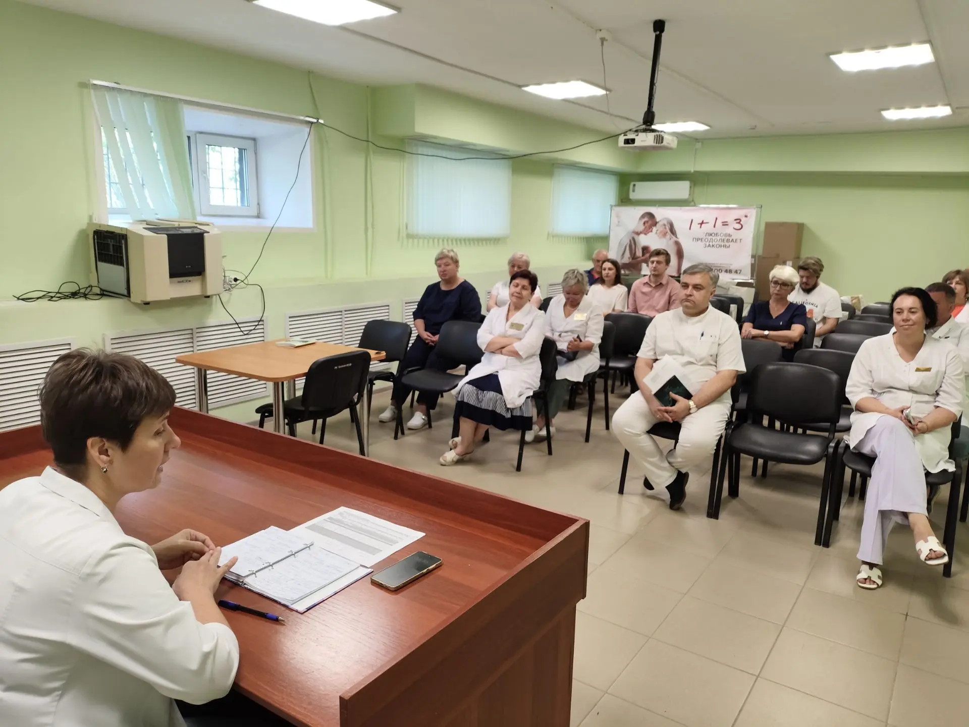 Главный врач Энгельсской районной больницы Елена Широких провела еженедельное рабочее с...