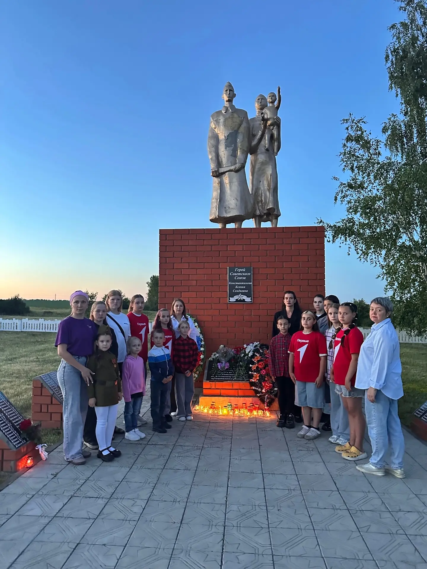 🔥 «Свеча памяти»: мгновение тишины, которое говорит громче слов 🔥

Сегодня в нашем селе прошла тро