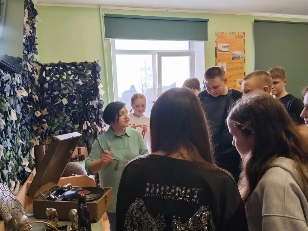 Учащиеся 7 «А» класса побывали на уникальной экспозиции «Музей на ладони», развернутой на базе МБУ Д