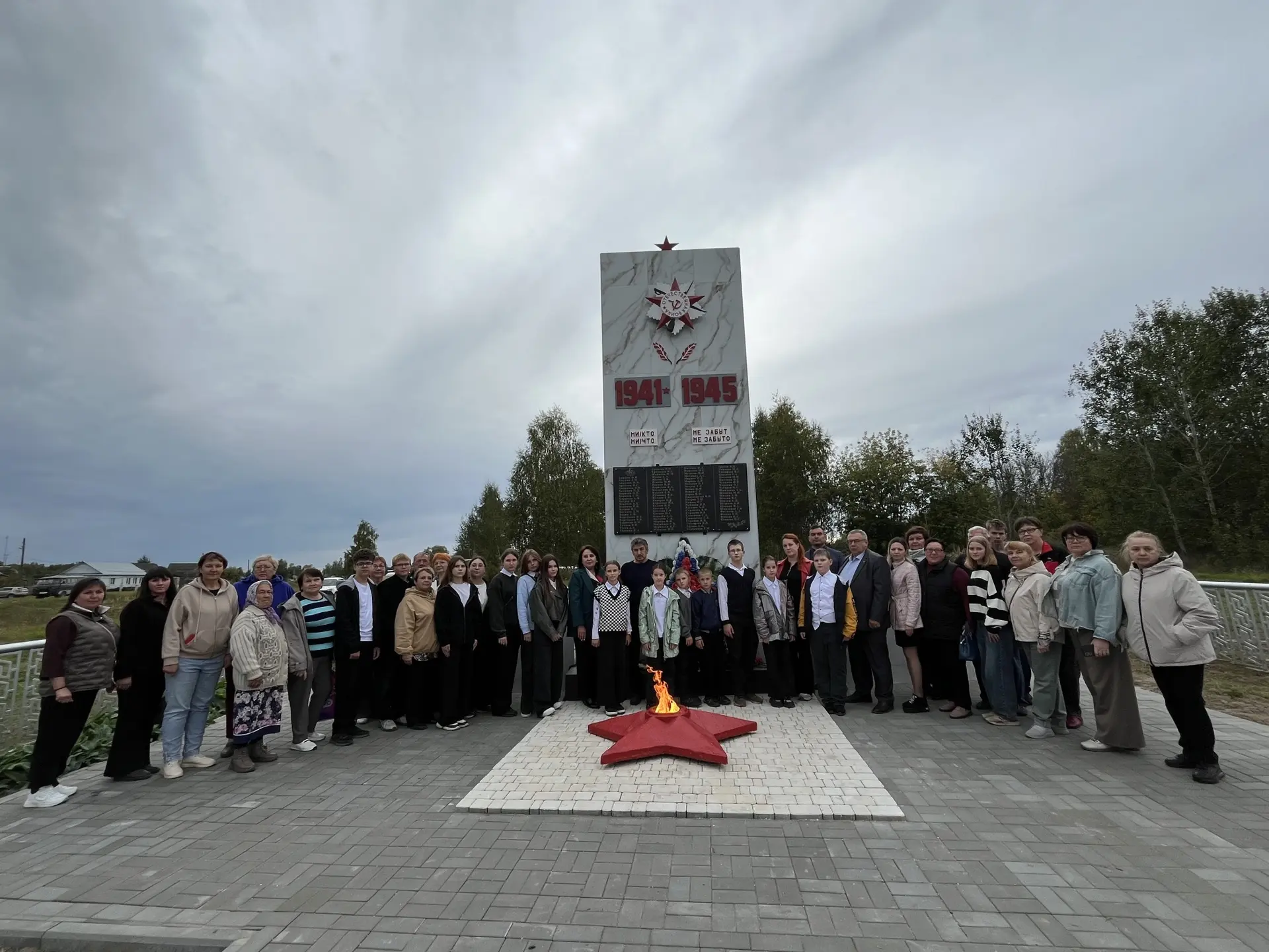 📍В деревне Лощинино продолжается строительство детской и спортивной площадки. Проект д...