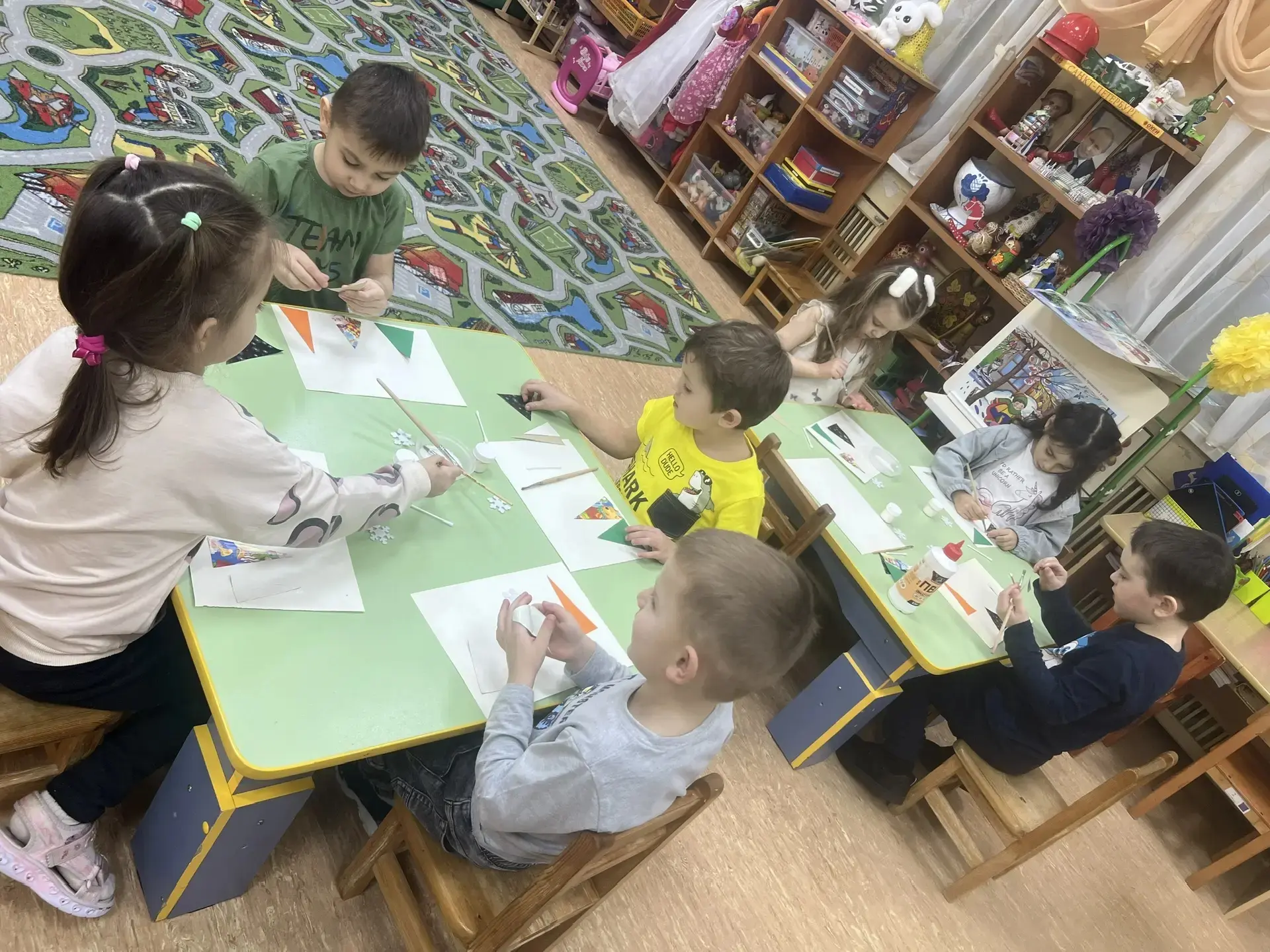 Ярко звёздочки блестят, 🌟