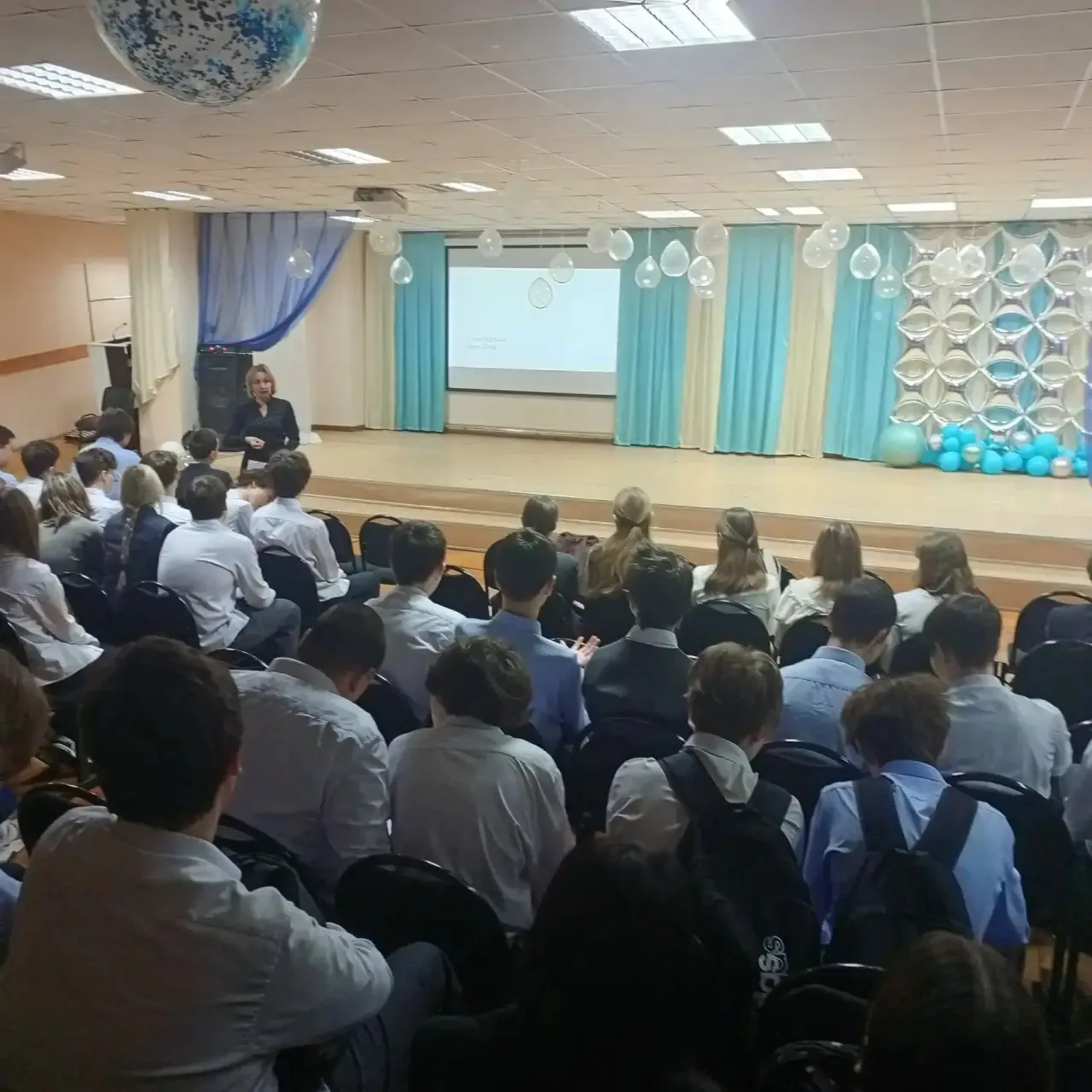🎬📚  Заместителем директора по ВР Смирновой С.А. и социальным педагогом Папаевой В.В. для учащихся 9-