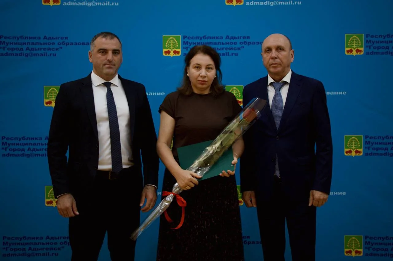 В рамках августовского педагогического совета наградили лучших педагогов города. За выс...