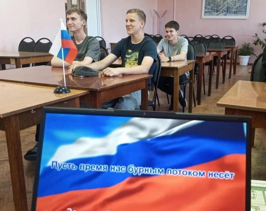 «ЗНАТЬ, ЧТОБЫ ГОРДИТЬСЯ»
В преддверии важного государственного праздника - Дня России, в Дятьковском