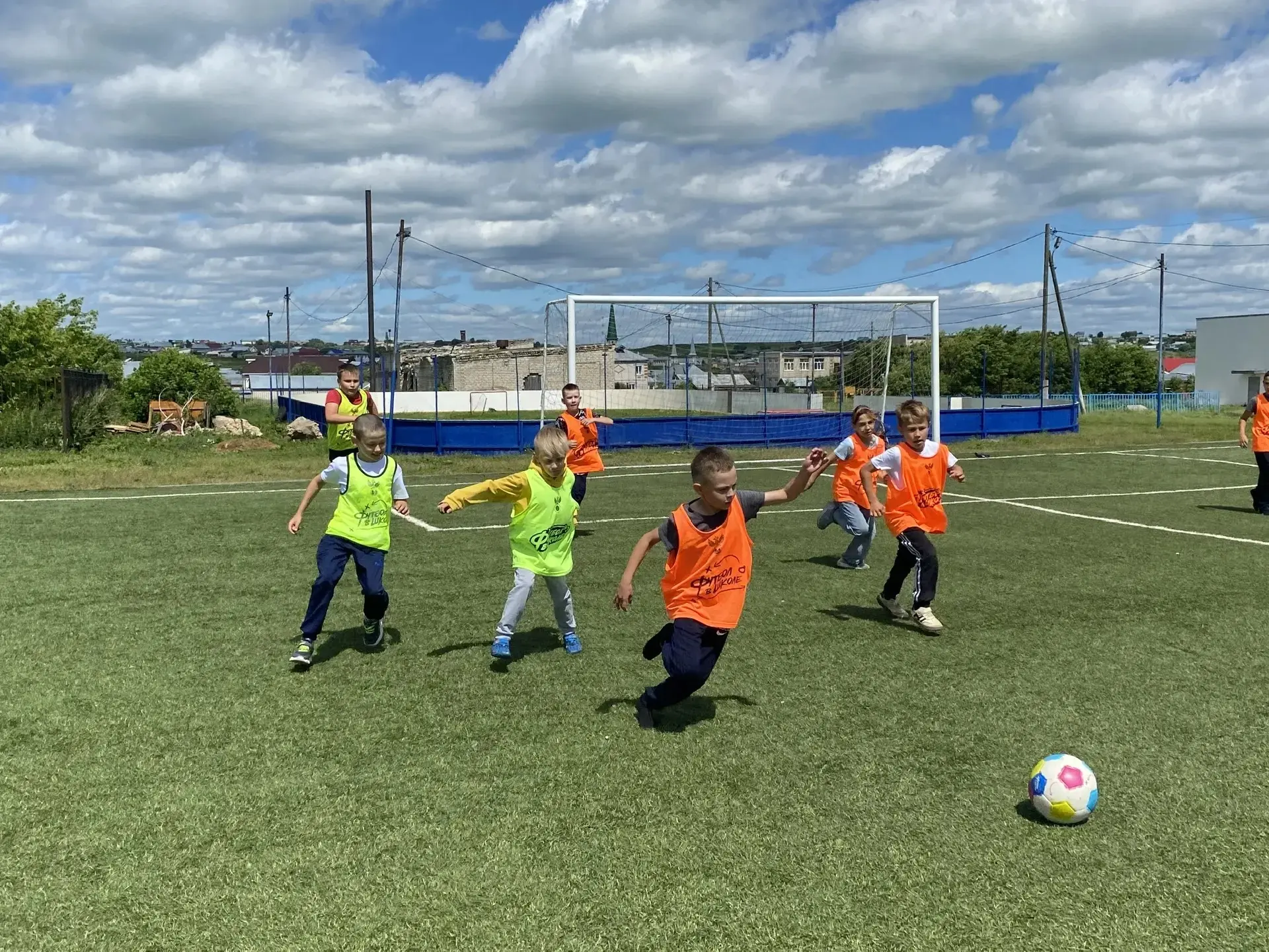 🌅 В ГОСТЯХ У МБОУ БОЛЬШЕ-РЫБУШКИНСКОЙ СОШ 
ИМ. А.С.САДЕКОВА ⚽
🎙🥳 🆕 16 июня 2026 года ребята из л