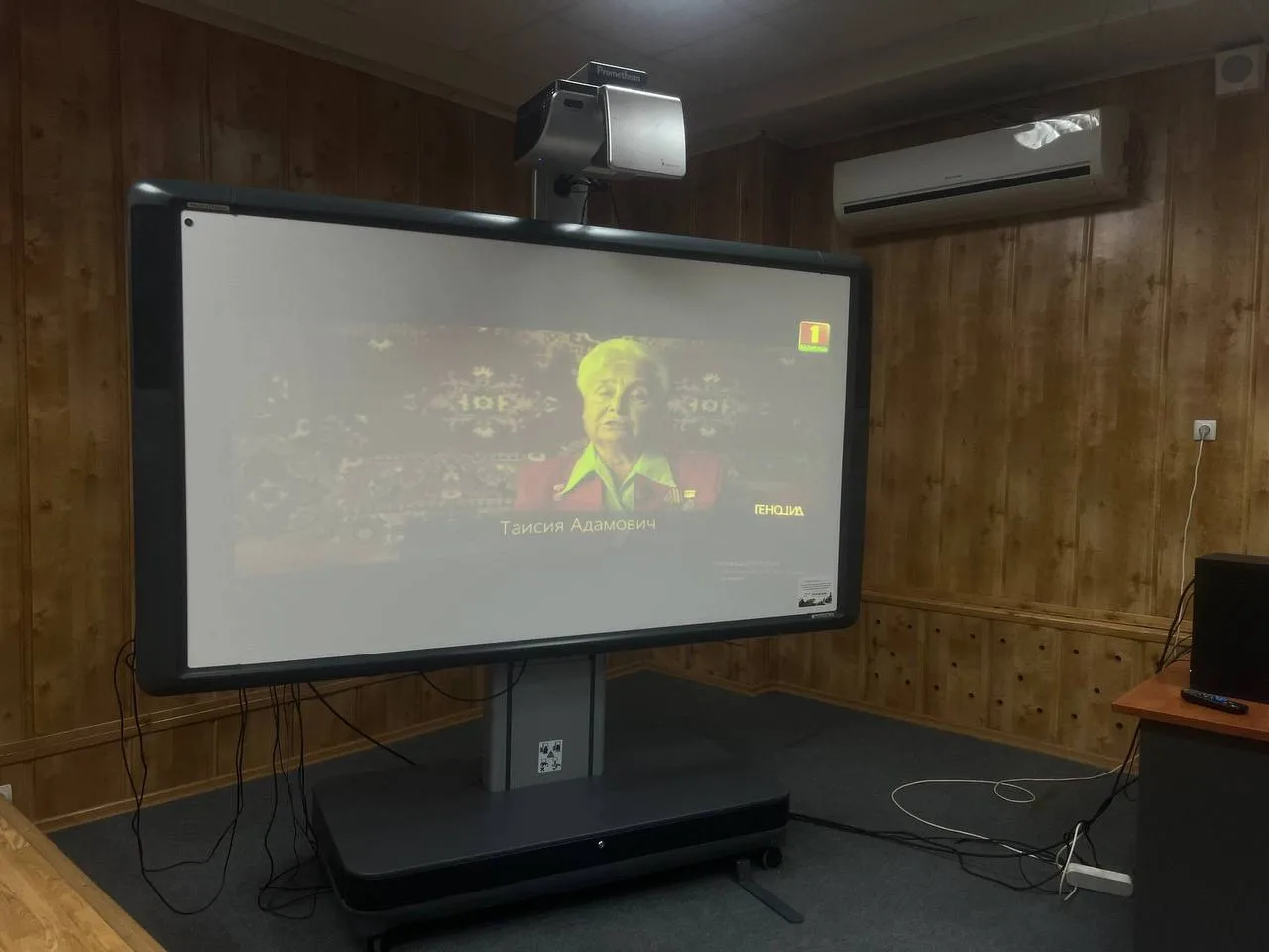 В ДГТУ прошёл показ документального цикла «Геноцид. Последние свидетели», посвящённый Дню памяти и с