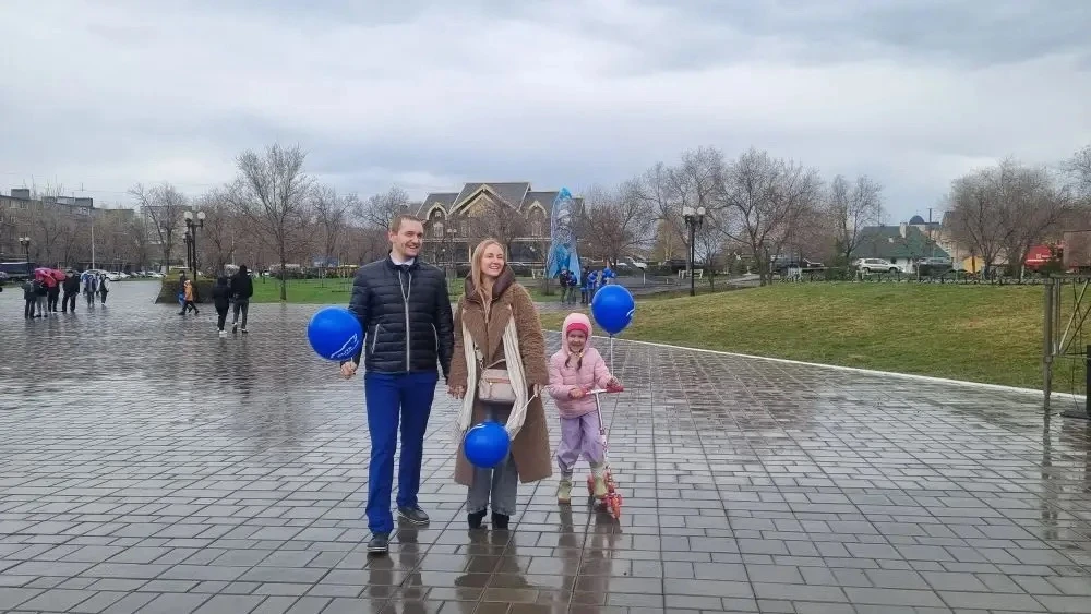 Сегодня, в День космонавтики, в Оренбурге почтили память первопроходцев космоса: к памятнику Юрия Га