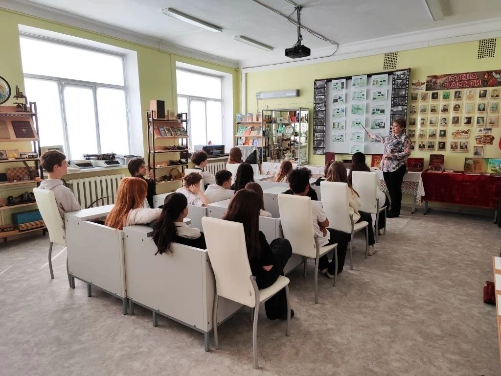 В МОУ "Гимназии № 53 им. Г.М. Дорогобида" в рамках мероприятий, приуроченных к Дню памяти жертв гено