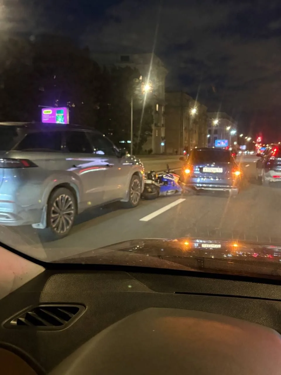 Дтп на Малоохтинской  набережной с мотоциклом.