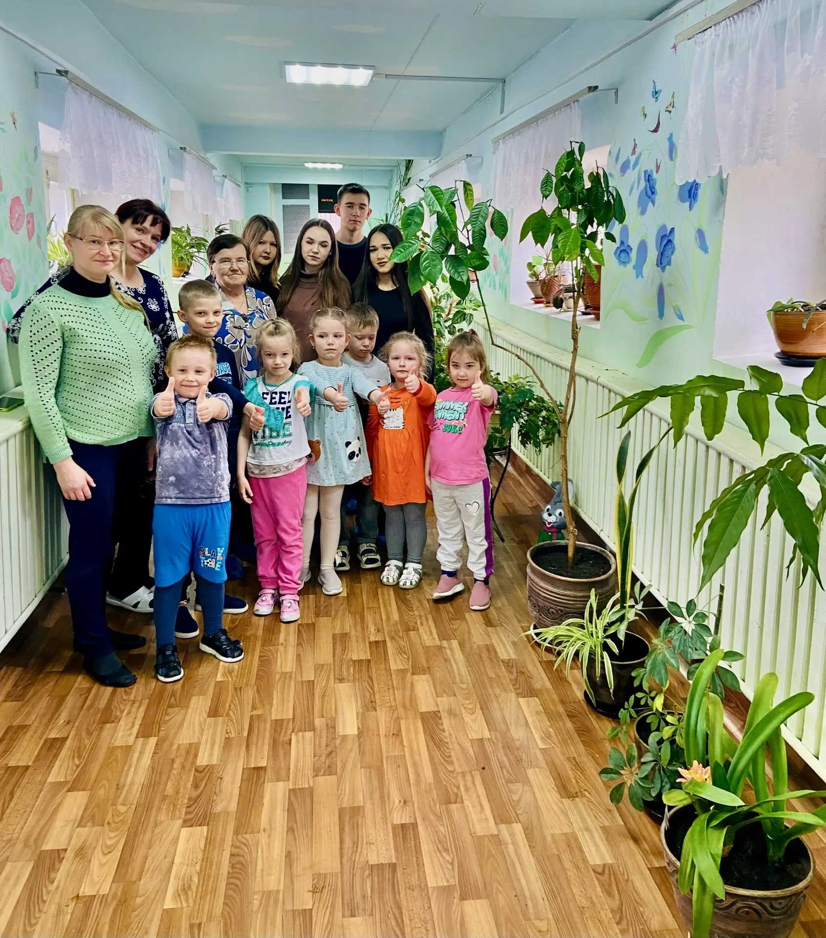 🌿 Помогаем зелёным друзьям в оранжерее детского сада «Ленок»!