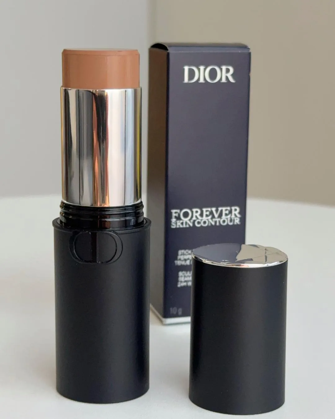 Стик от Dior, который можно положить в косметичку вместо двух средств 🤭