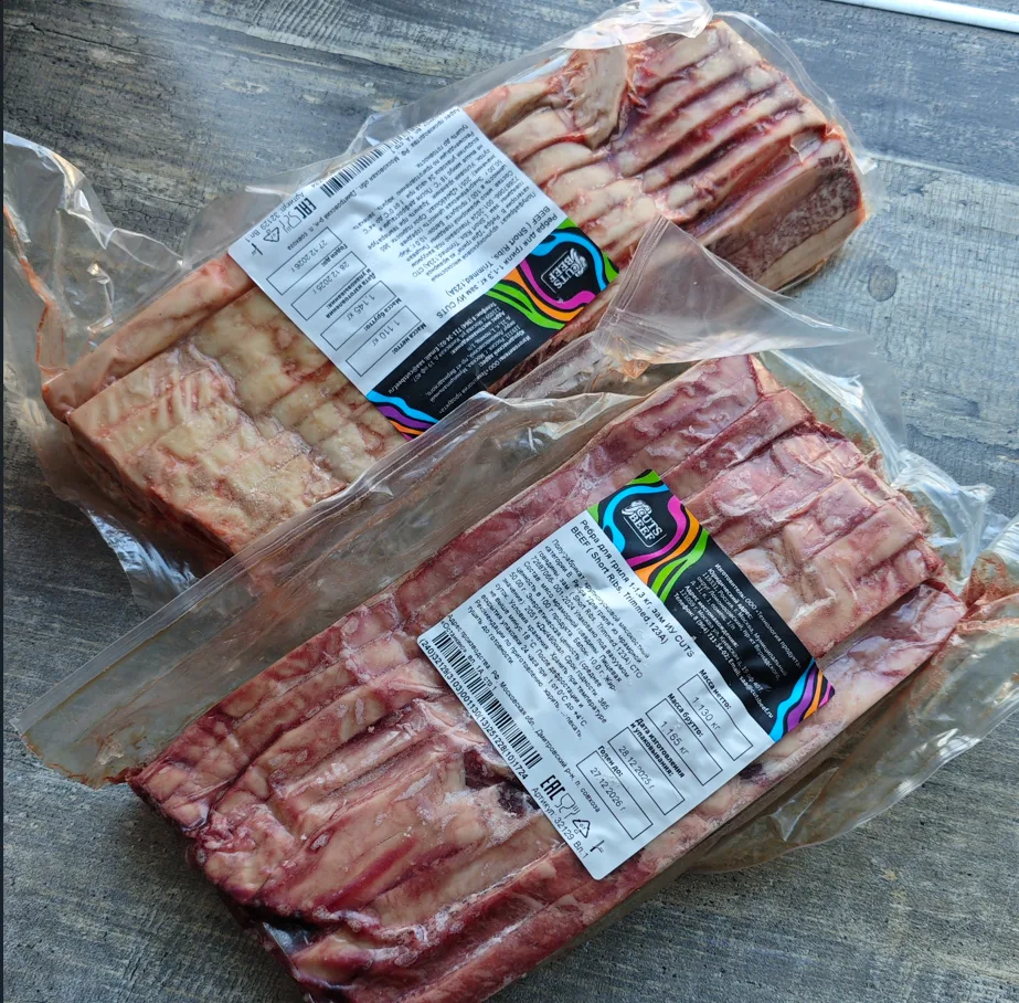 Вот такой новогодний подарок от моих друзей из steakhome.ru привезли мне сегодня! 🎅 Ребрышки из мрам