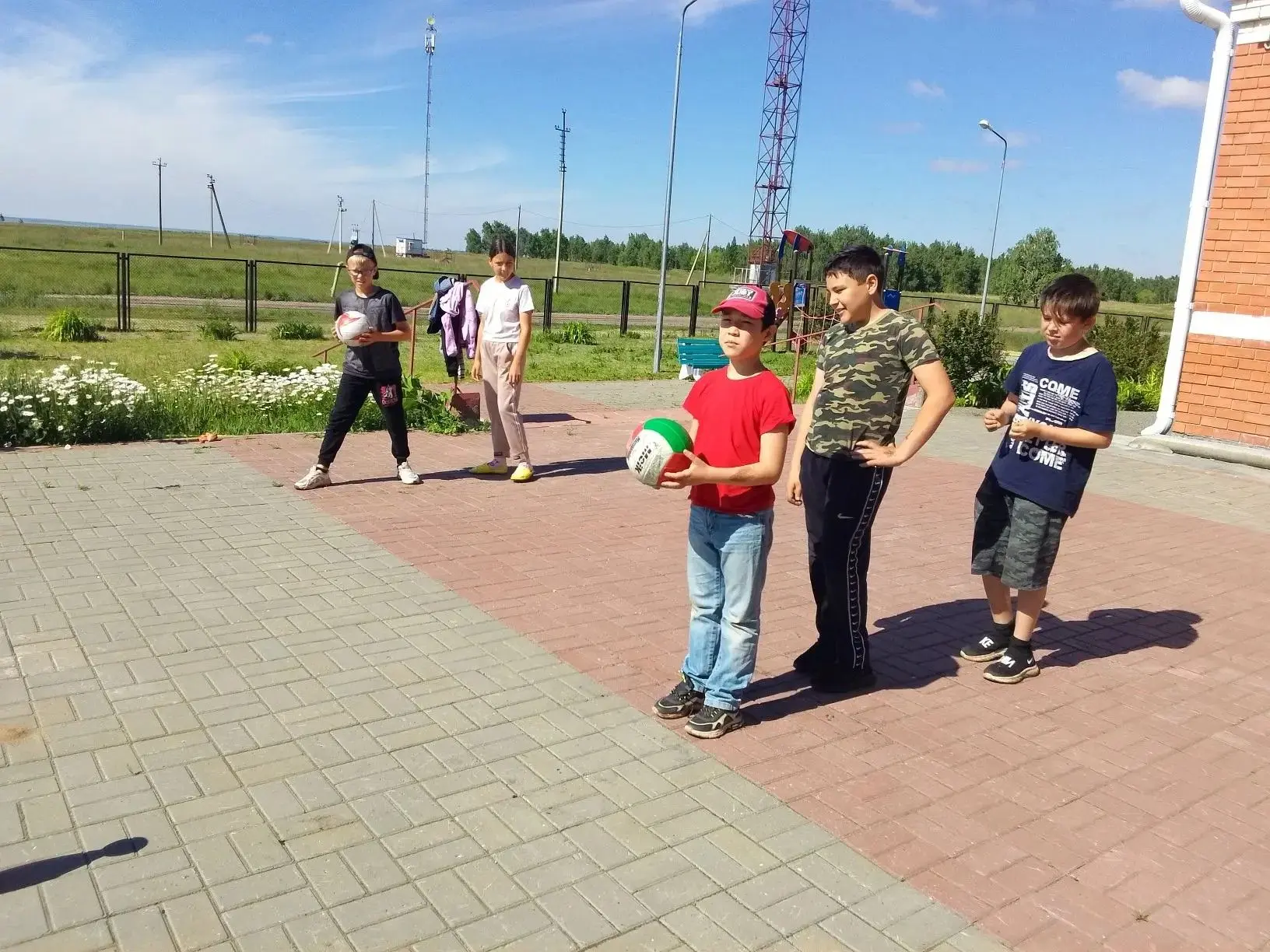 «ВЫШЕ, БЫСТРЕЕ, СИЛЬНЕЕ!»: КАК НАШ ОТРЯД «ДРУЖБА» ПРОВЁЛ СПОРТИВНУЮ ЭСТАФЕТУ
🤗Неделя в нашем разнов