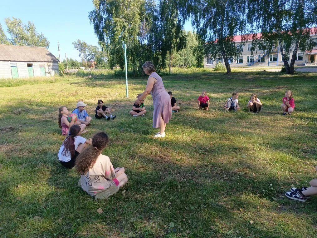 Игры различных народов на свежем воздухе.
