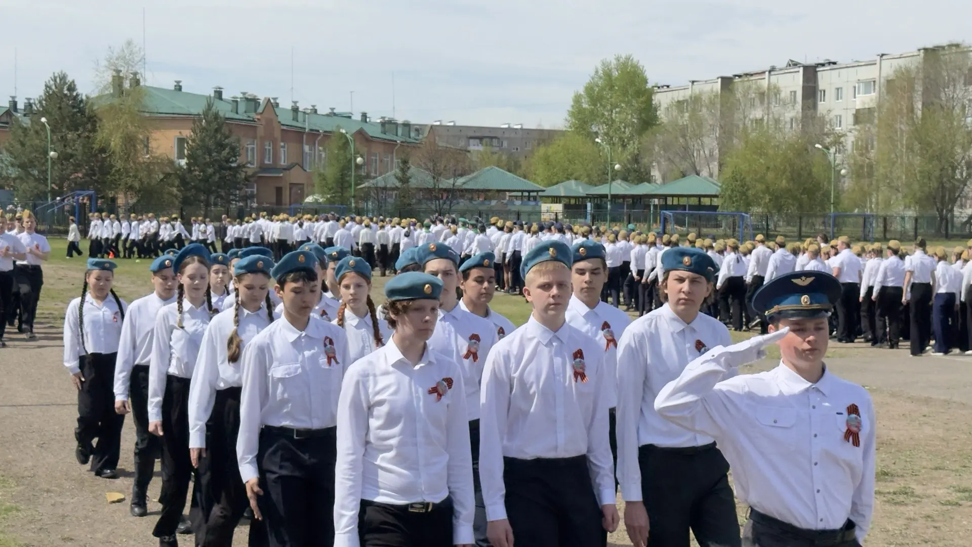 9 Мая — день, наполненный гордостью и светлой памятью. Сегодня в нашей школе состоялся торжественный