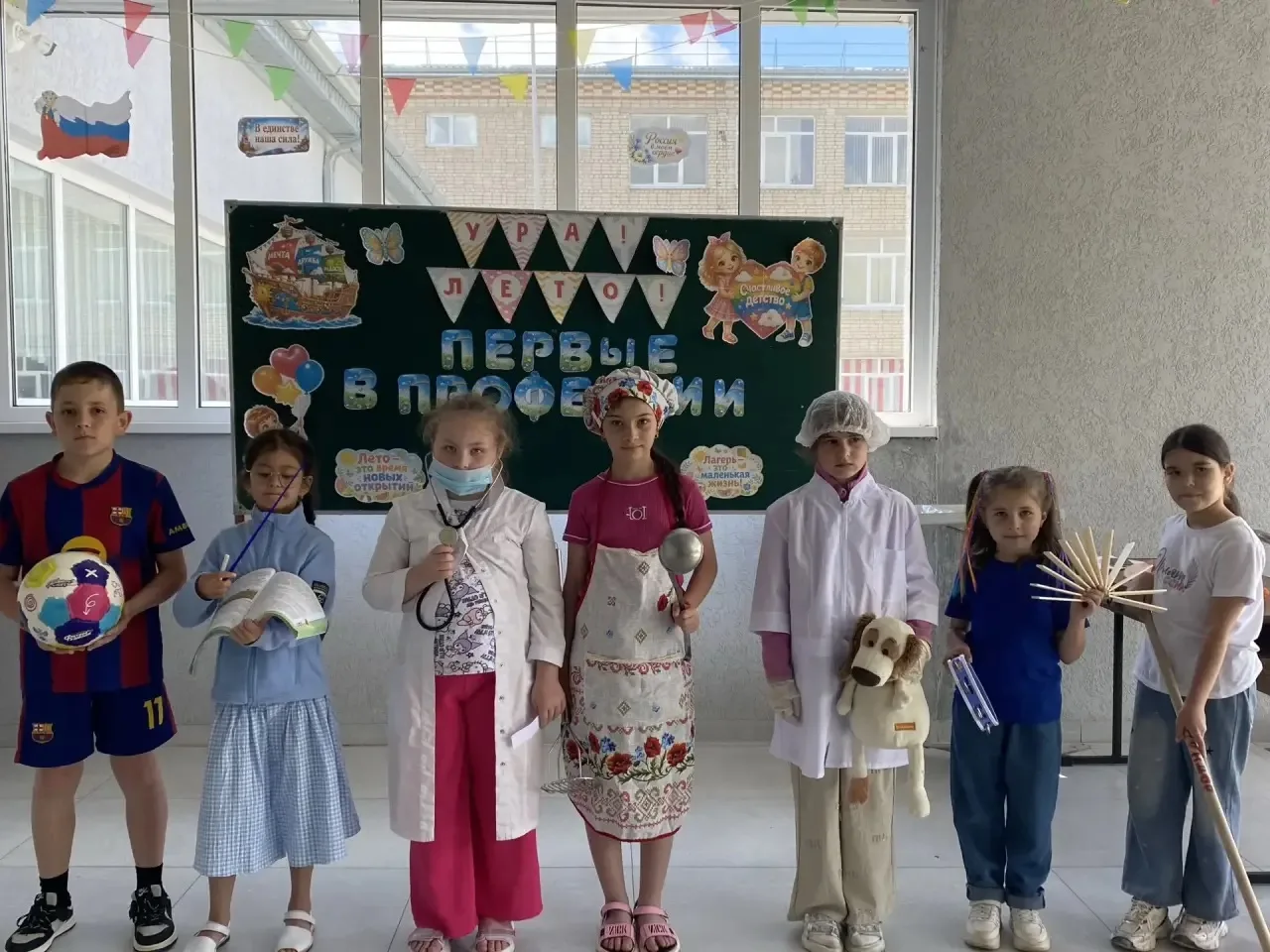 Кадры решают всё! 🎭📚👷

В лагерях Прикубанского  района прошёл насыщенный день, полный творчества,