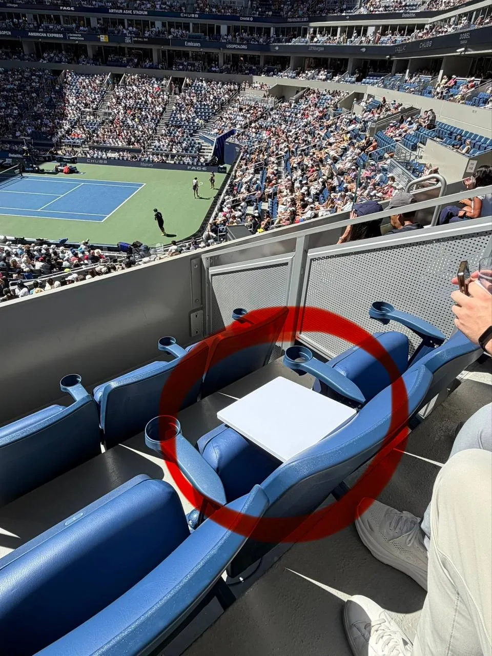 На теннисном турнире US Open сделали рекламу почти бесплатно. Стартап WithCoverage прин...