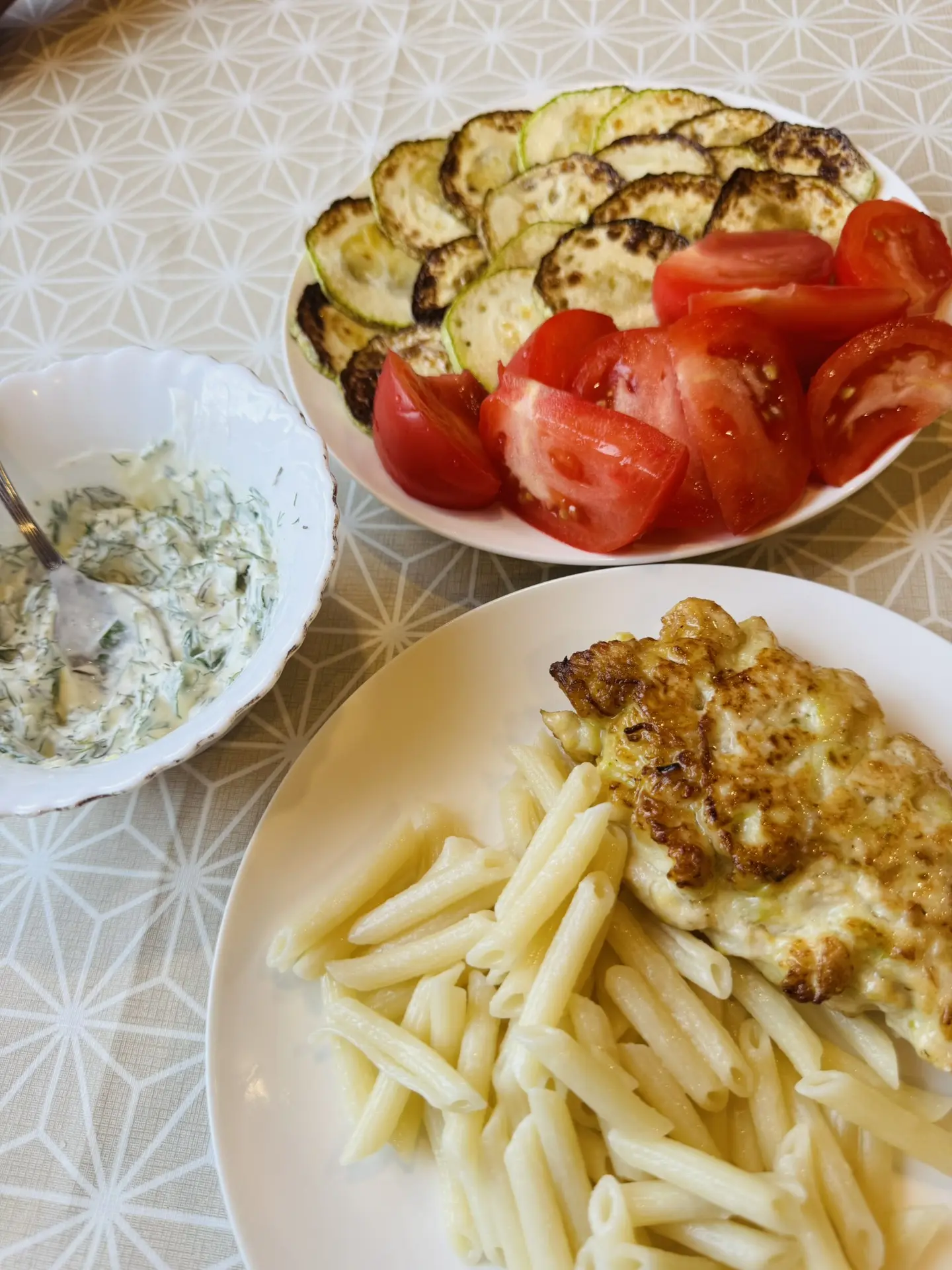 Ужин готов 🔥

Куриные рубленные котлеты с кабачком (на 700 гр куриного филе грудки: половина лукови