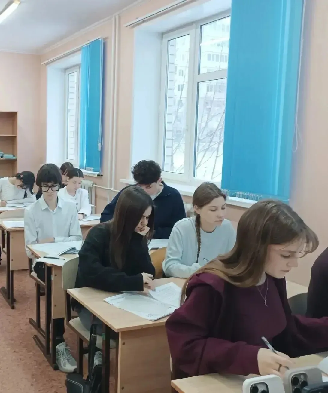 3 февраля в 11 "Б" классе прошел пробный экзамен ЕГЭ по русскому языку (учитель Е. В. Кирпичёва). Ст