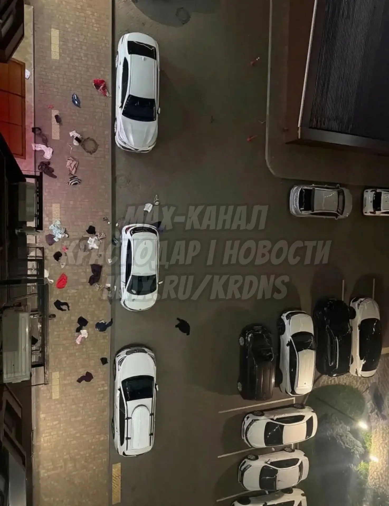 🌀😳Скандал в итальянском стиле - на улице Конгрессной минувшей ночью кто-то разьяренны...
