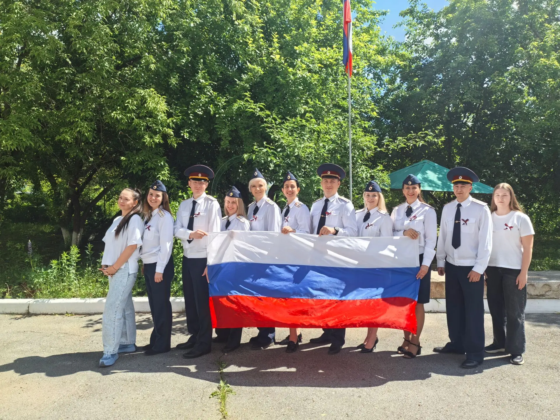 "#РодинойГоржусь" 
Своих коллег поддерживают коллективы ЛИУ-4, ИК-7 и СИЗО-1