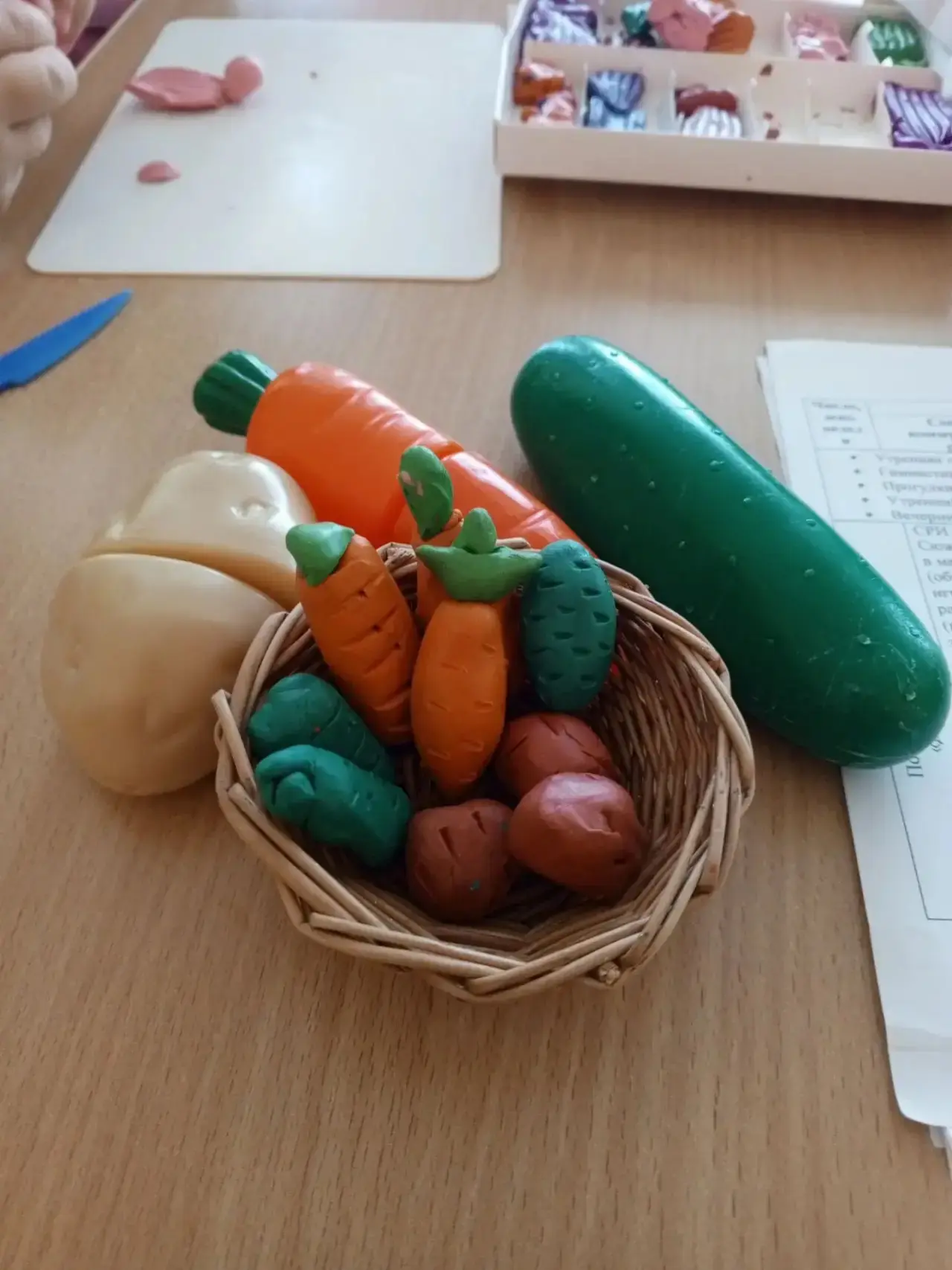 🥕 Сегодня в  группе "Почемучки" у нас прошло замечательное занятие по лепке!