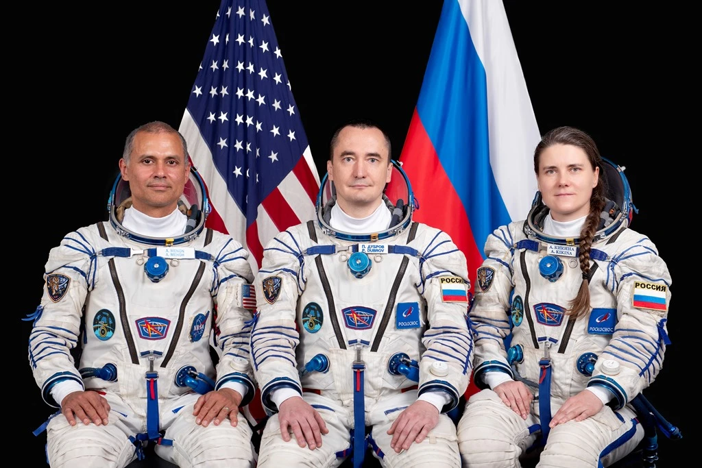 Объявляем конкурс на лучший вопрос космонавтам

23 июня 2026 года в Центре подготовки космонавтов со