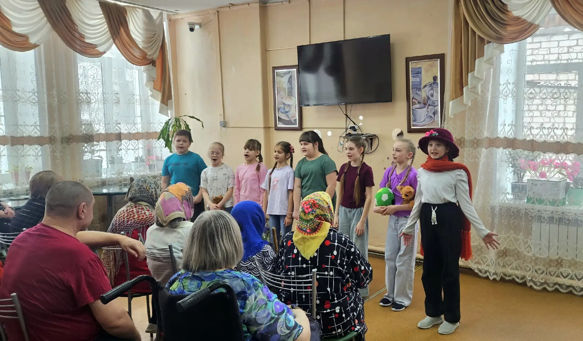 ПРАЗДНИК ВЕСНЫ💐  💫В преддверии весеннего праздника  - 8 марта обучающиеся Первомайской средней школы