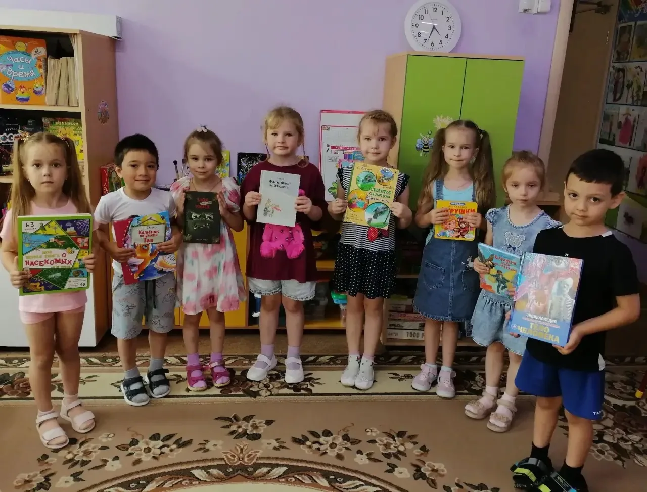 📚 «Моя любимая книга» 📚 
Ребята с удовольствием принесли в группу свои домашние книжки, чтобы поде