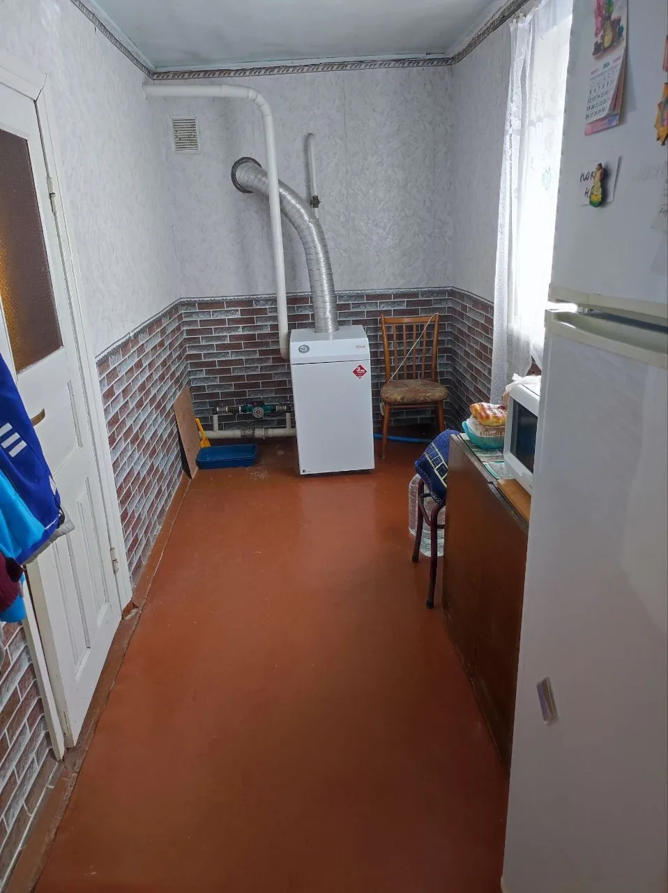Продаётся благоустроенный дом в с.Урзуф,по улице Котовского. Общая площадь-96.3 кв.м.,жилая площадь-