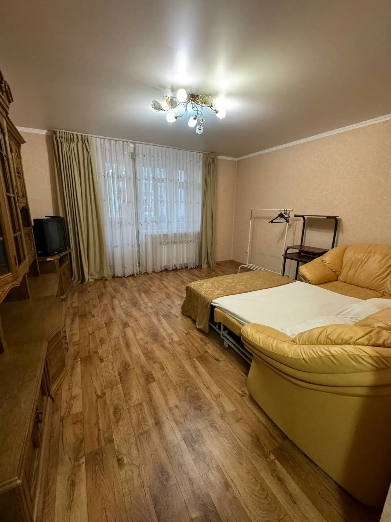 2к Квартира. Улица толбухина 11