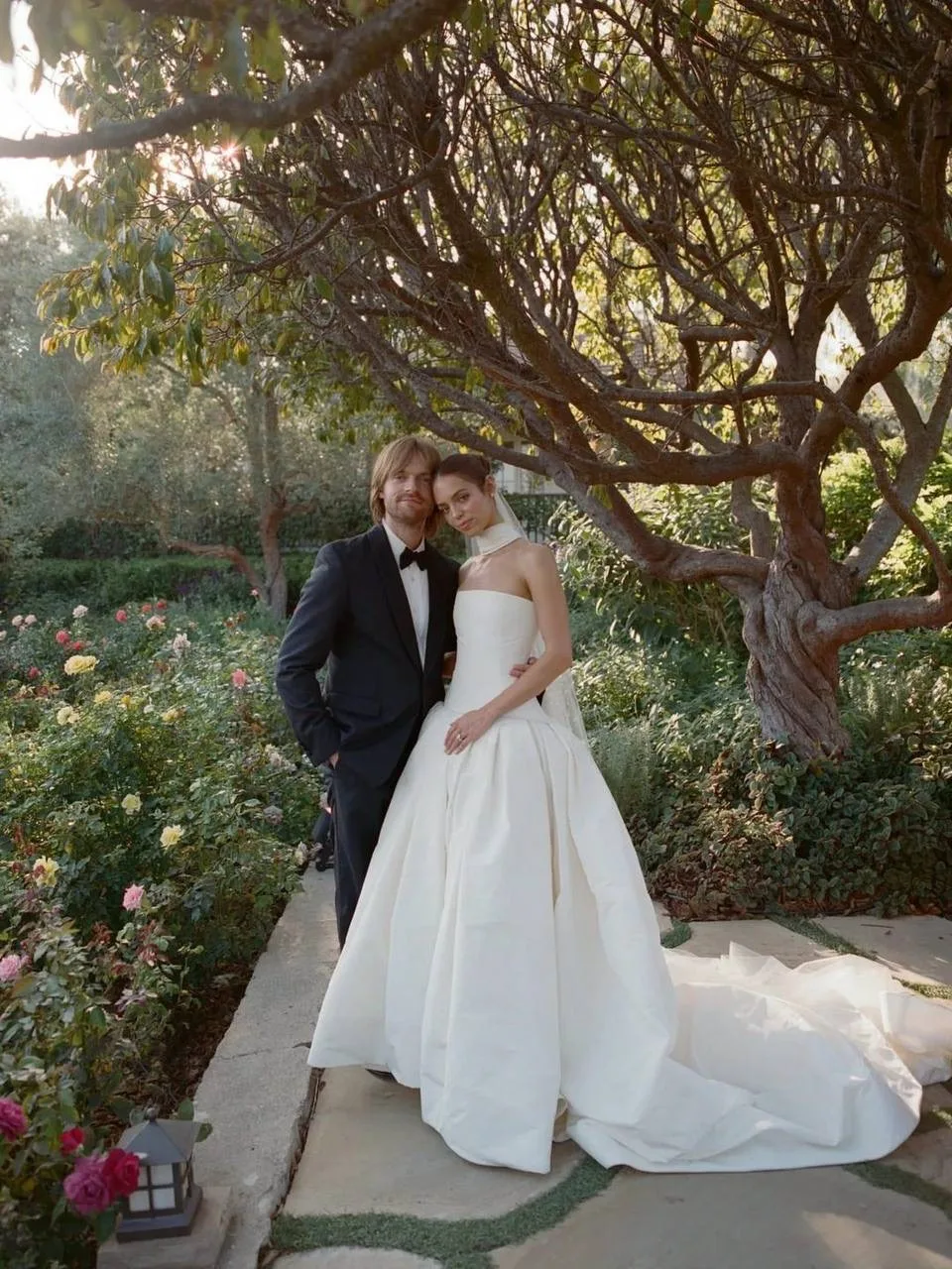 В Vogue Wedding большой материал о свадьбе брата Билли Айлиш, известного продюсера и ко...