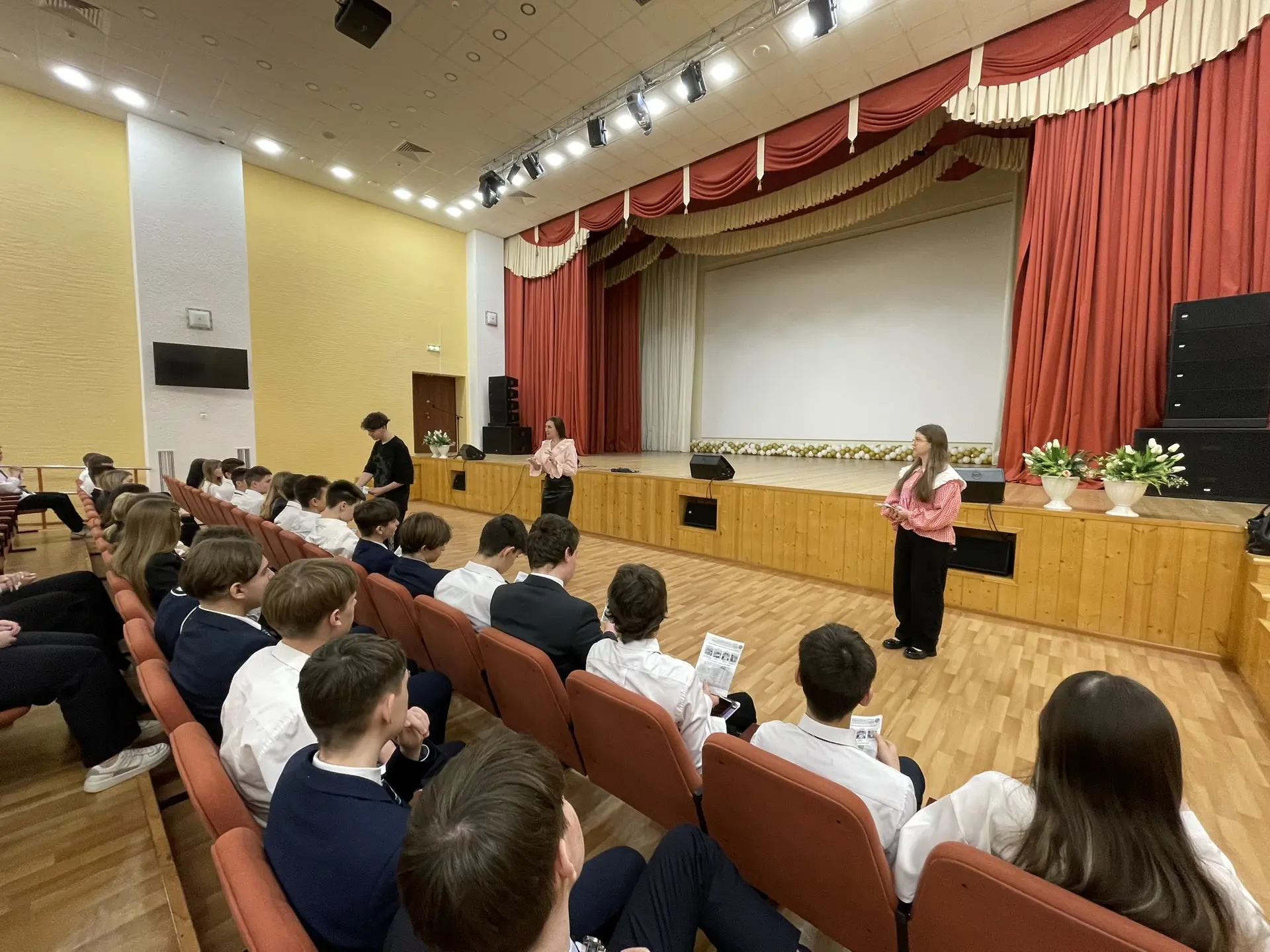 🎓✨ В Бутурлиновской средней общеобразовательной школе состоялась 🌟профориентационная встреча ученико